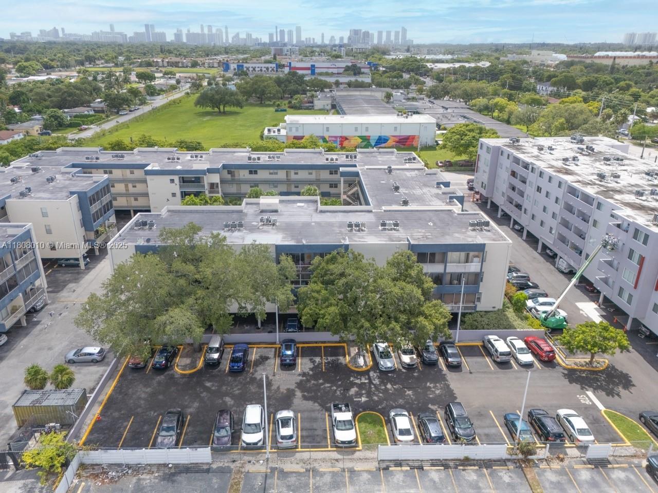 NEW LAND GARDENS CONDO - Residential