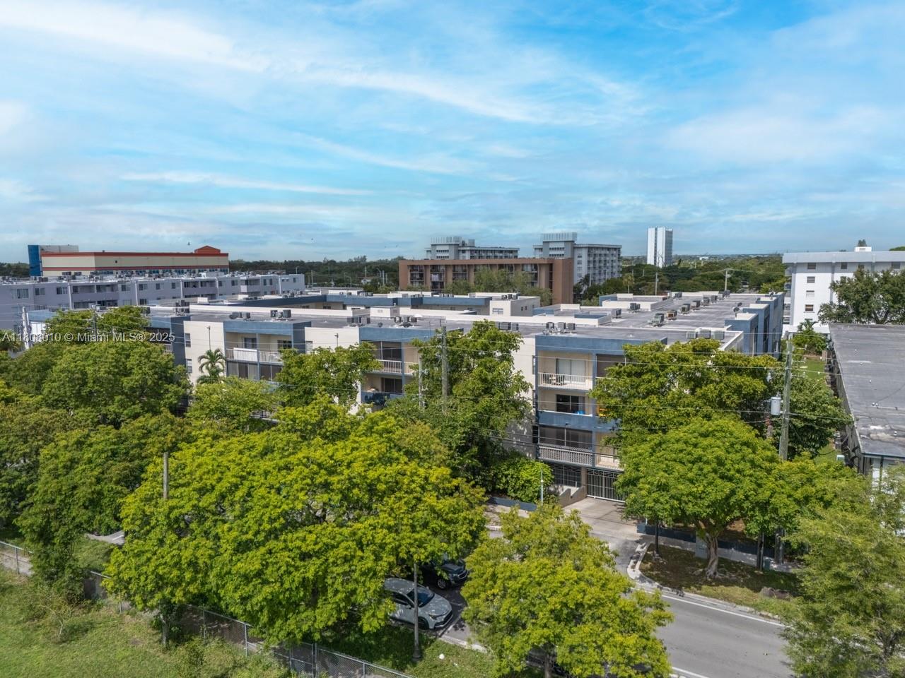 NEW LAND GARDENS CONDO - Residential