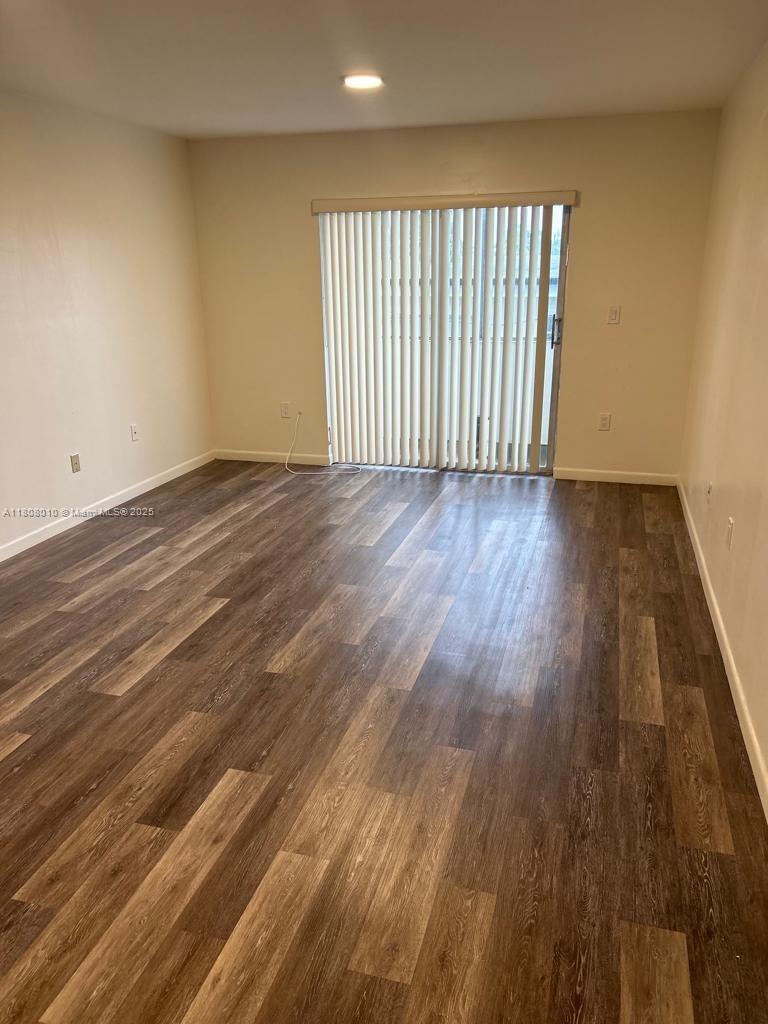 NEW LAND GARDENS CONDO - Residential