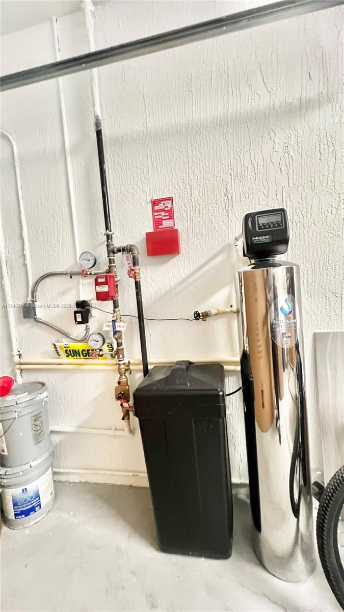 MERRICK SQUARE - Residential