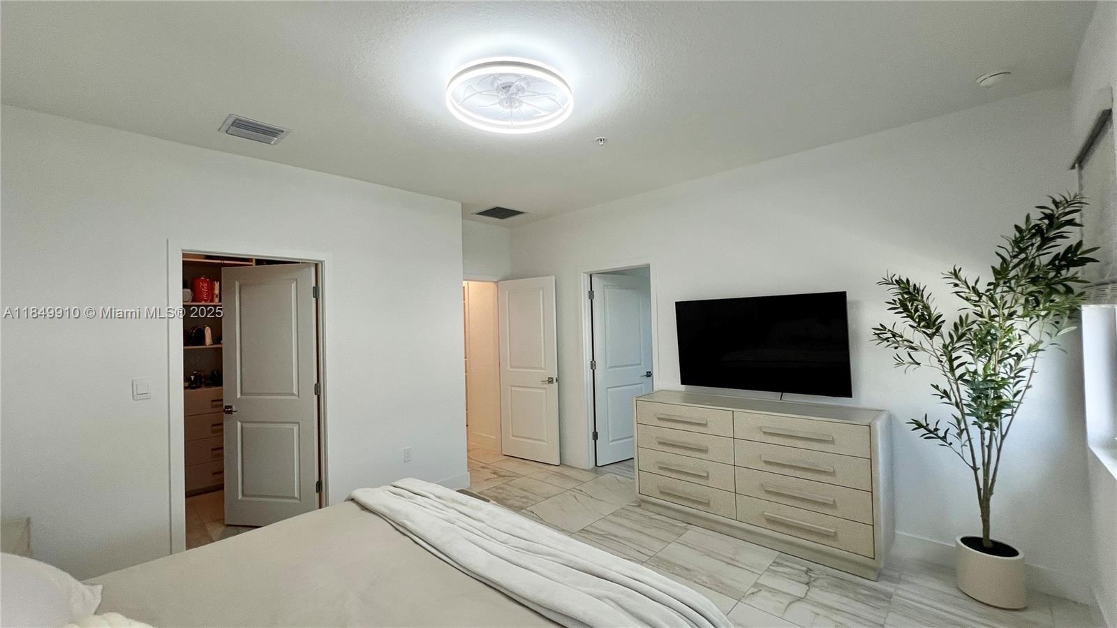 MERRICK SQUARE - Residential