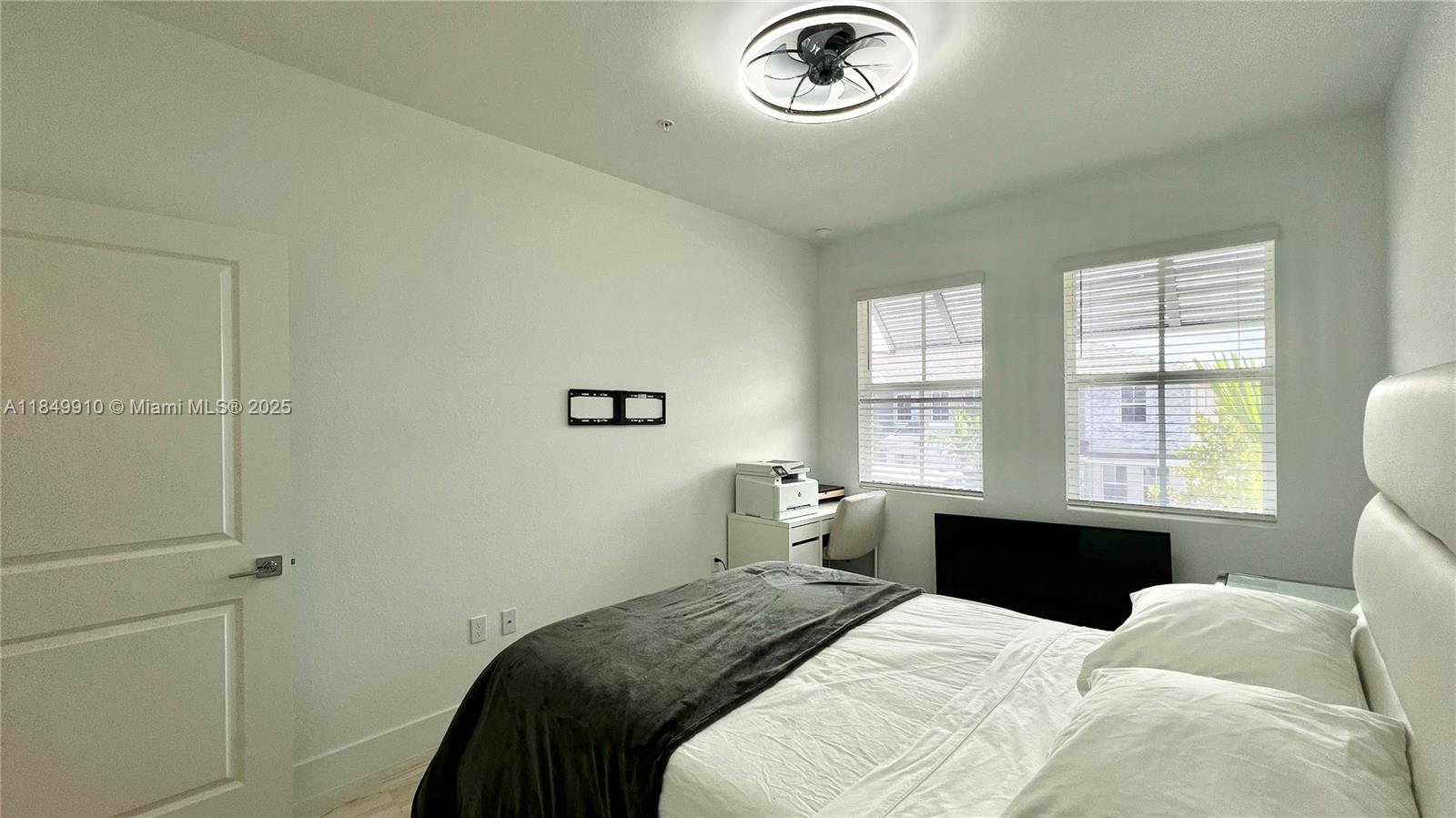 MERRICK SQUARE - Residential