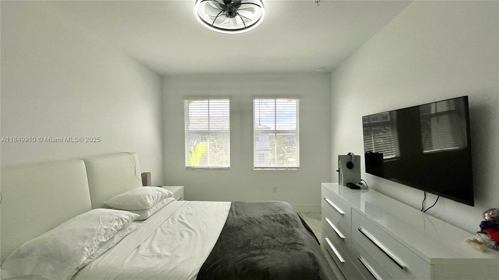 MERRICK SQUARE - Residential