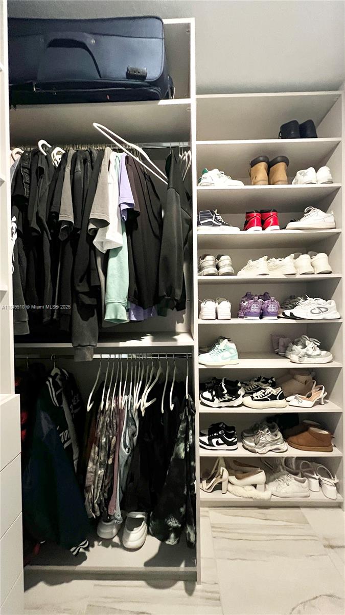 MERRICK SQUARE - Residential