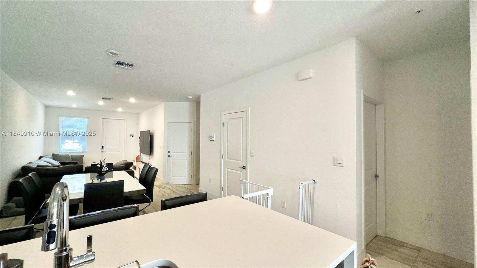 MERRICK SQUARE - Residential