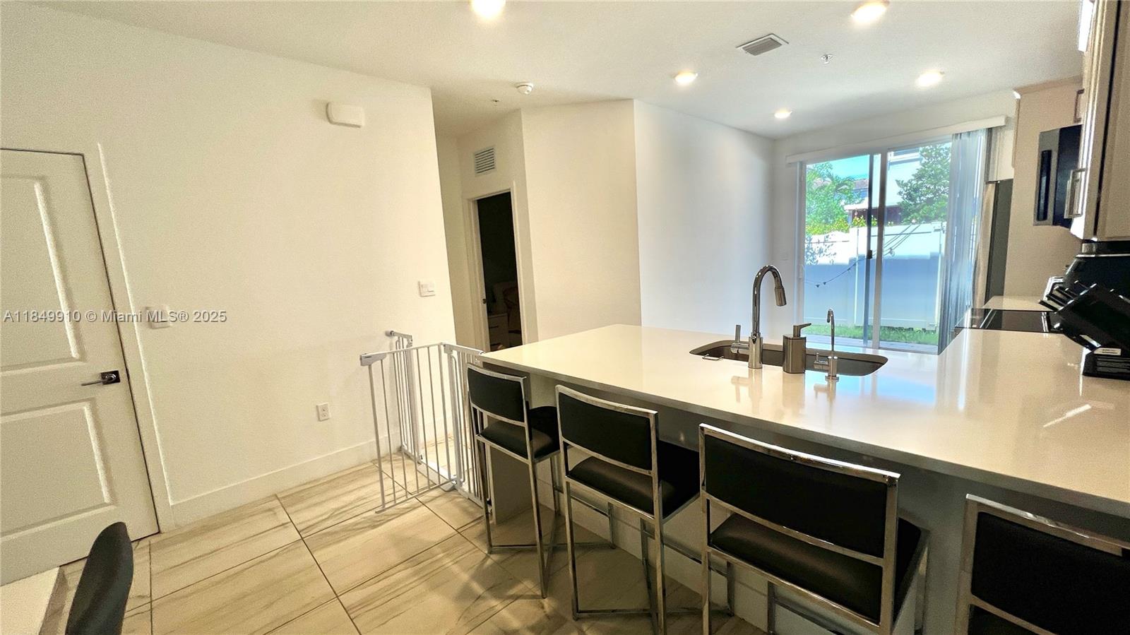 MERRICK SQUARE - Residential