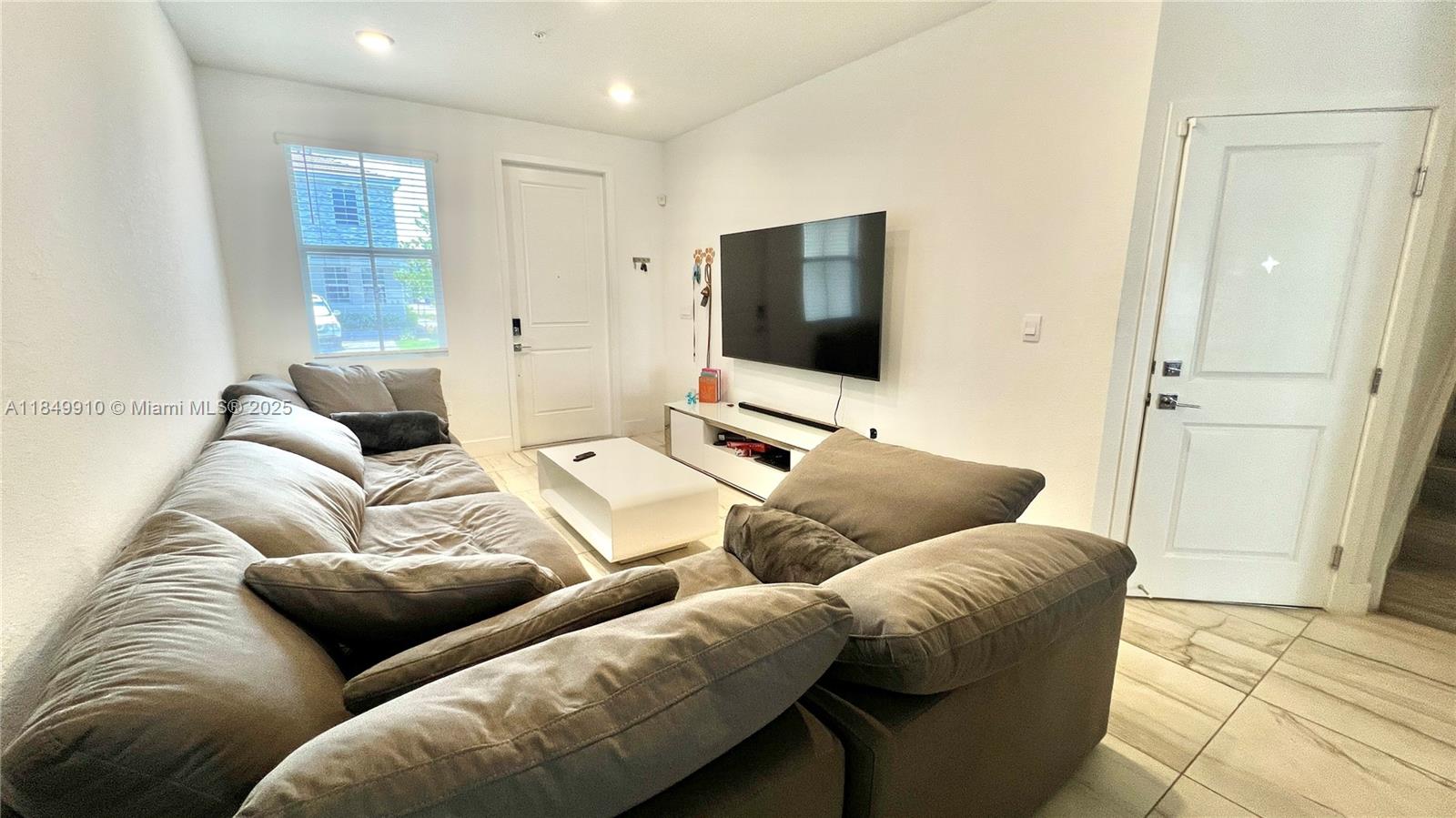 181 SW 170th Ave