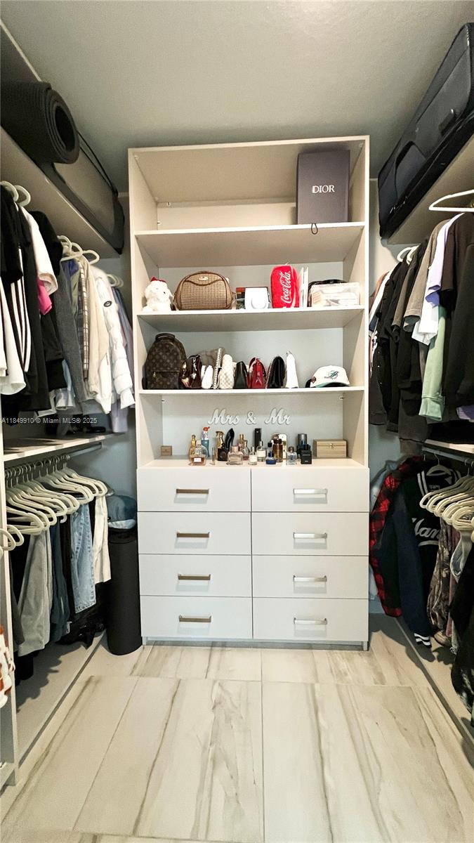 MERRICK SQUARE - Residential