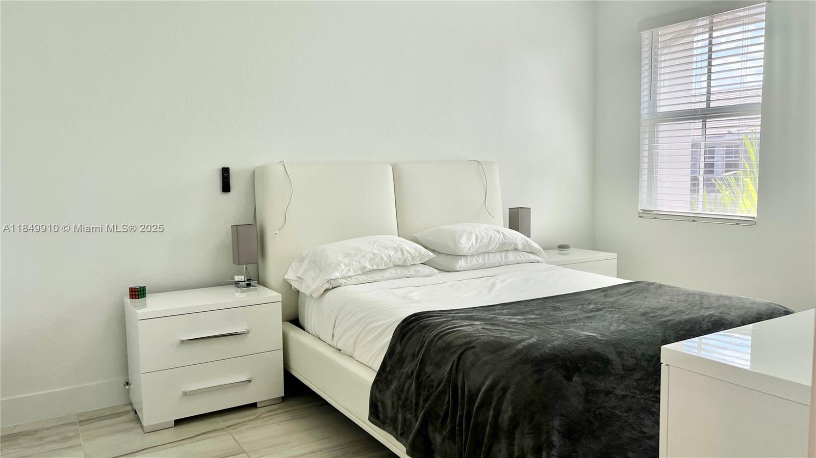 MERRICK SQUARE - Residential