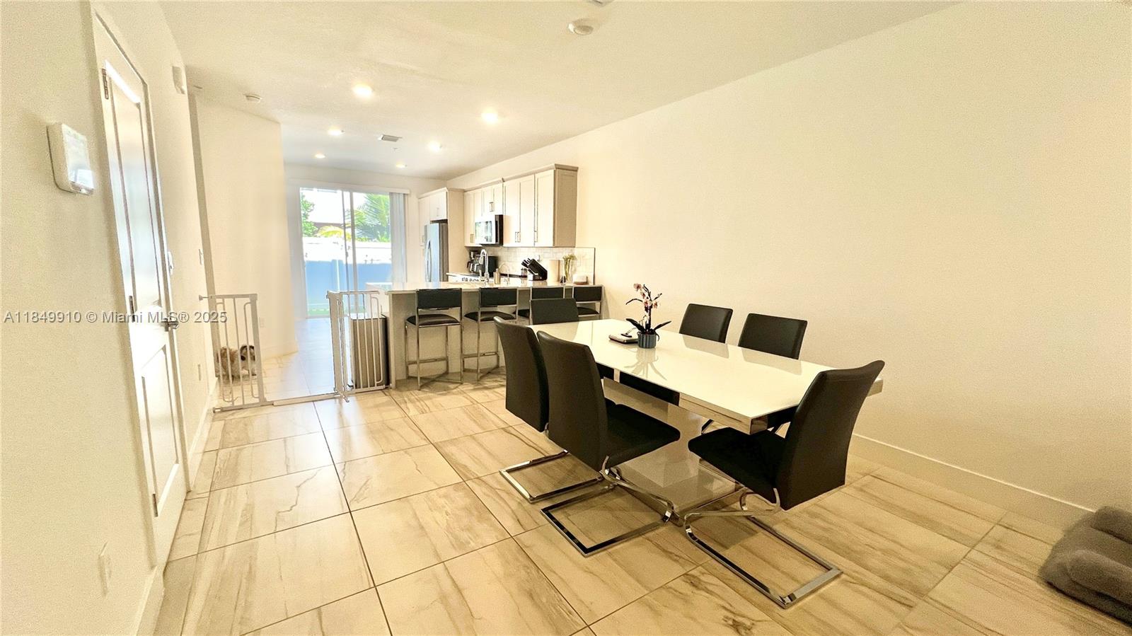 MERRICK SQUARE - Residential