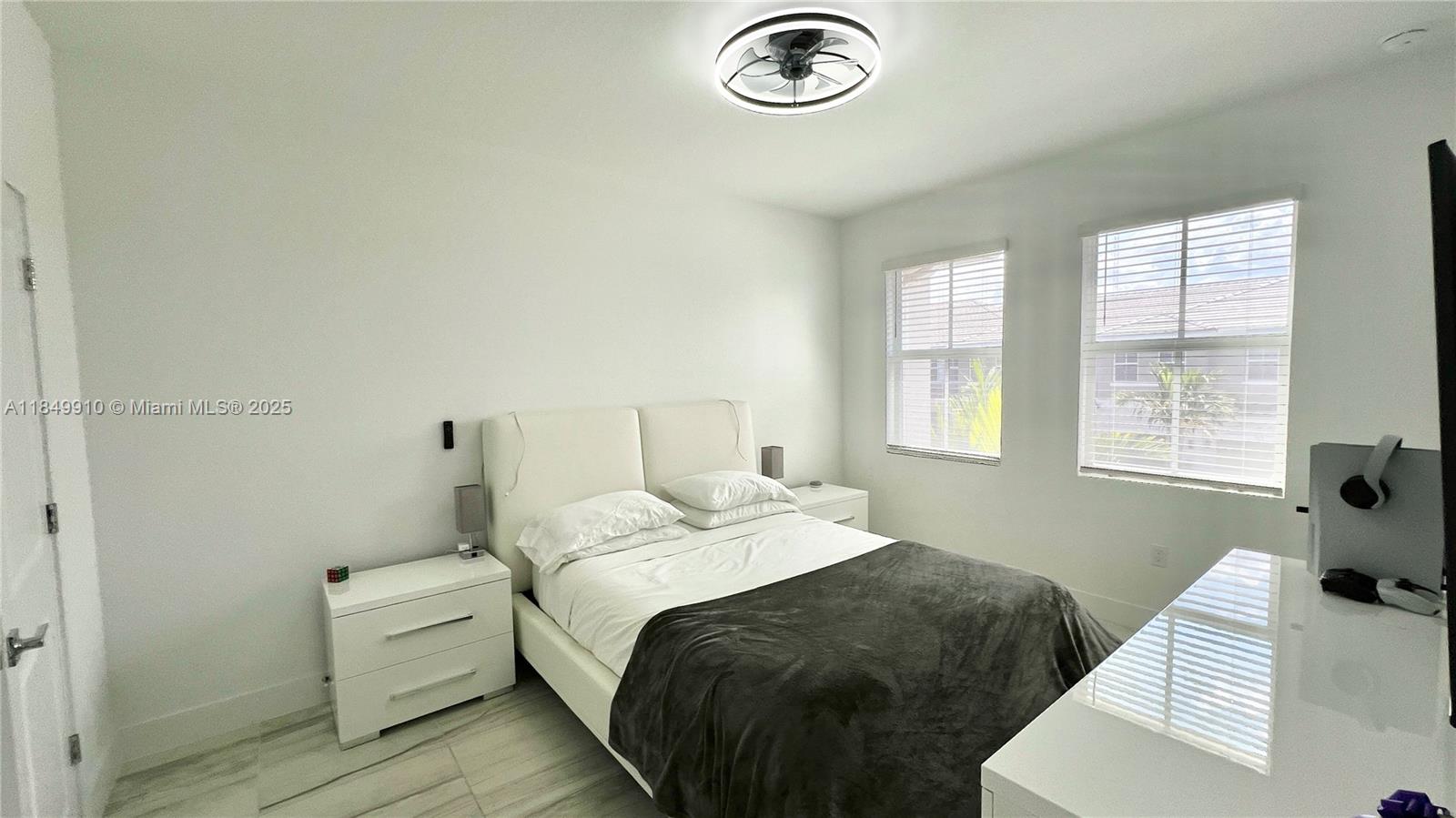 MERRICK SQUARE - Residential