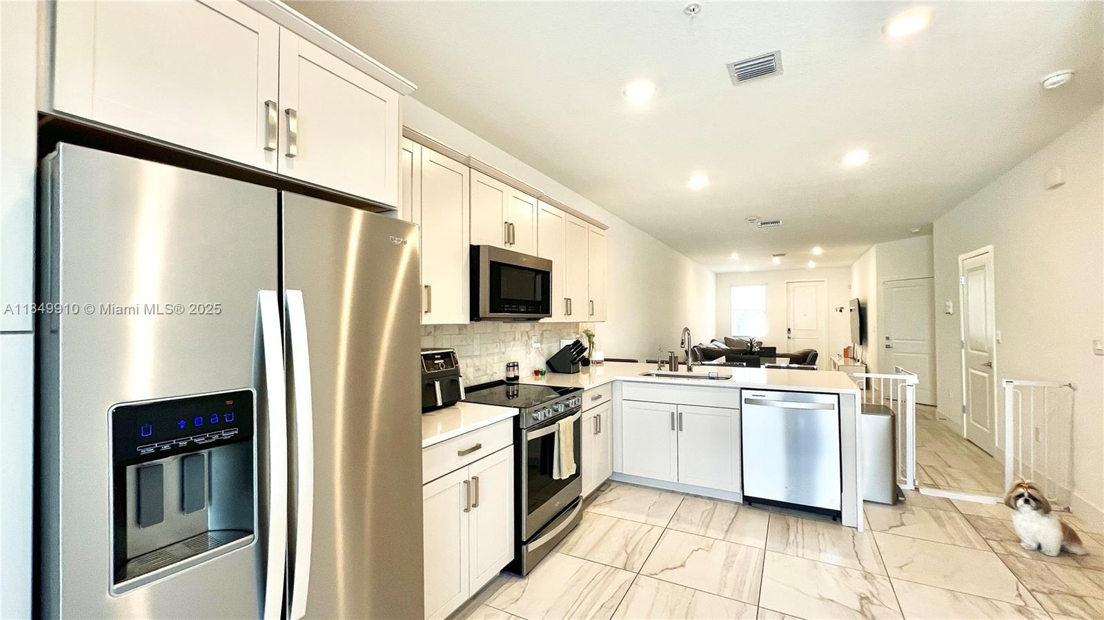 MERRICK SQUARE - Residential