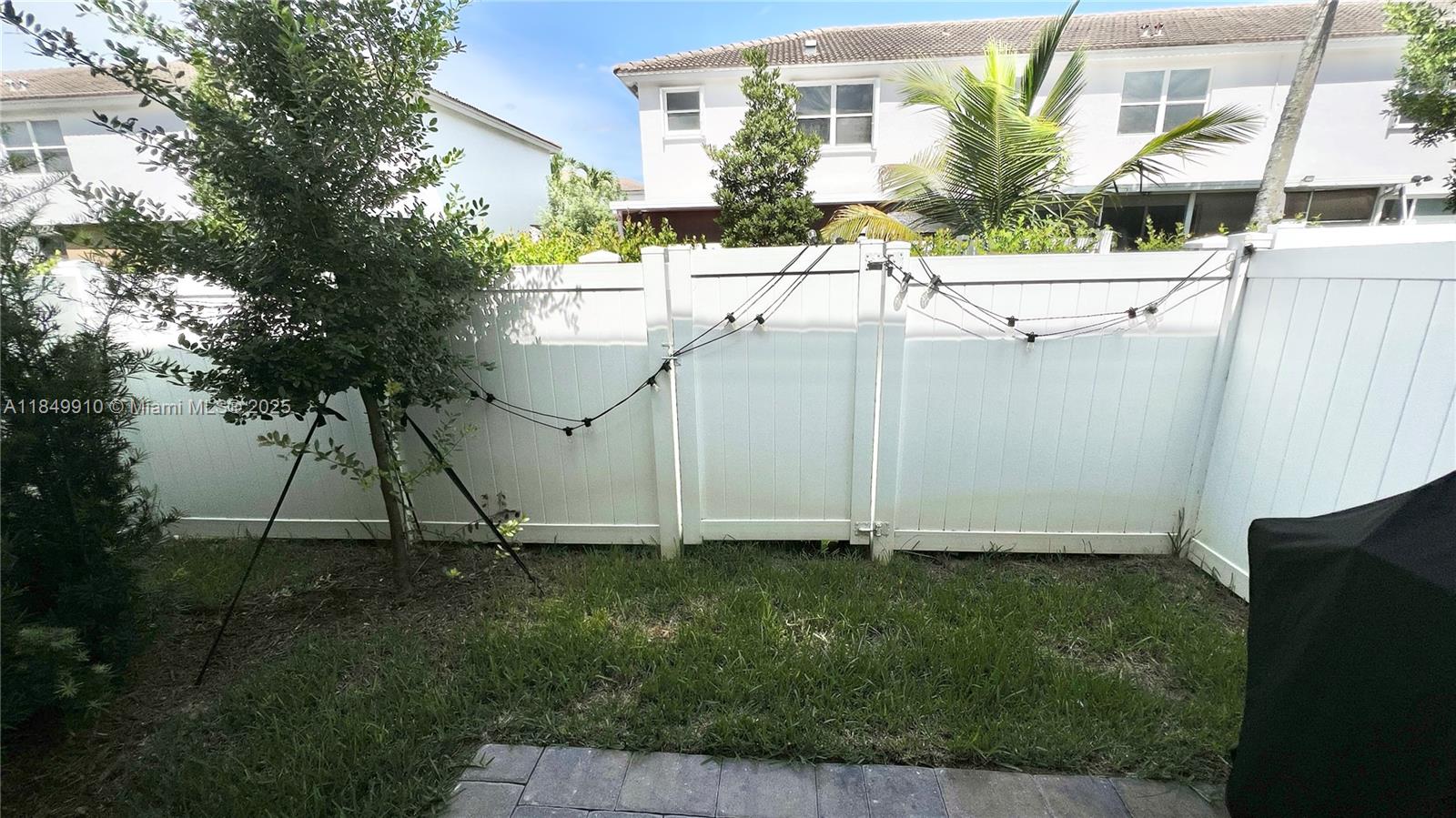 MERRICK SQUARE - Residential