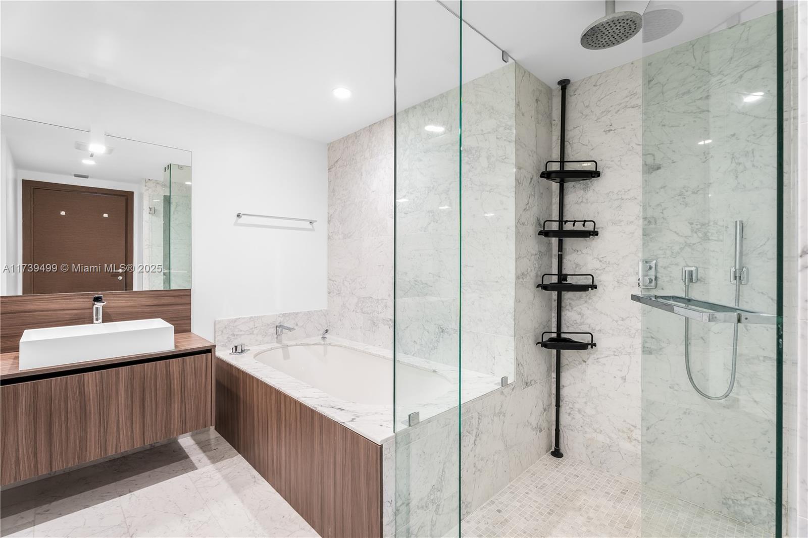 Brickell Flatiron Condo - Residential