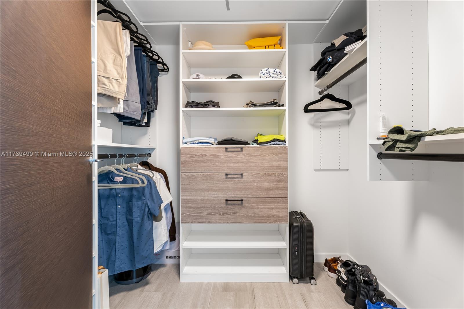 Brickell Flatiron Condo - Residential