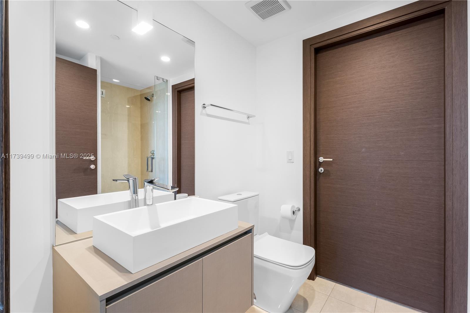 Brickell Flatiron Condo - Residential