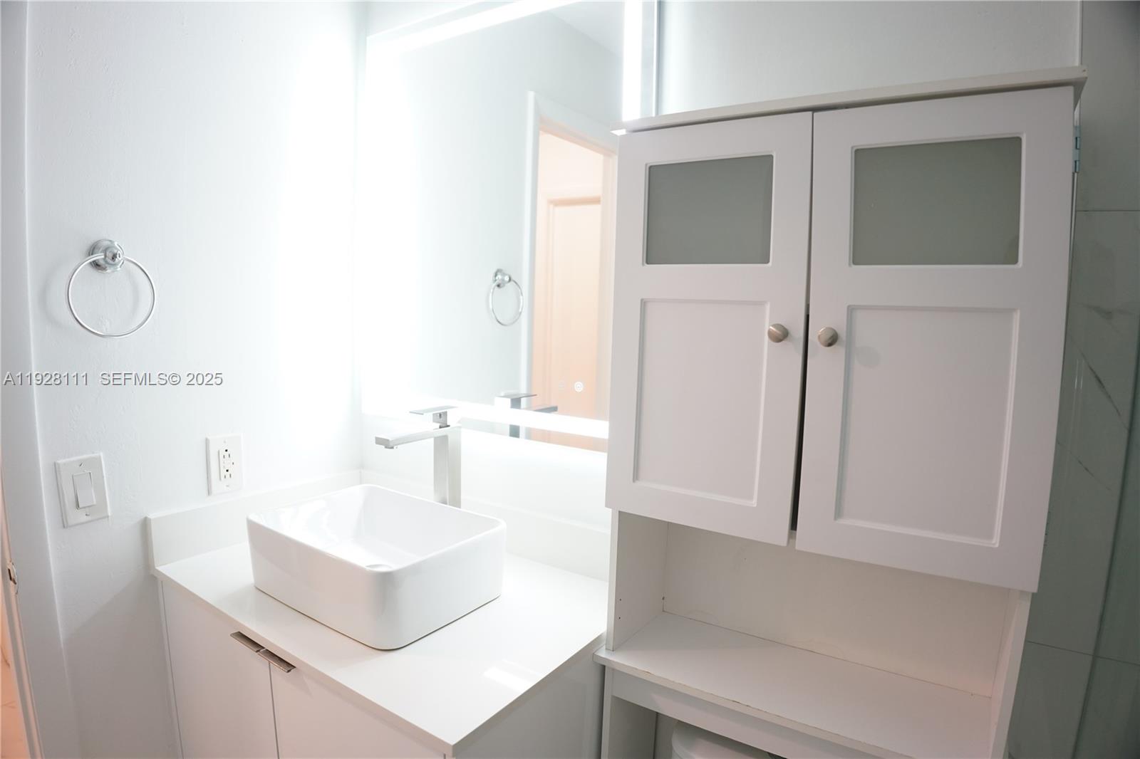 VILLAGE OF DORAL LAKES - Residential Lease