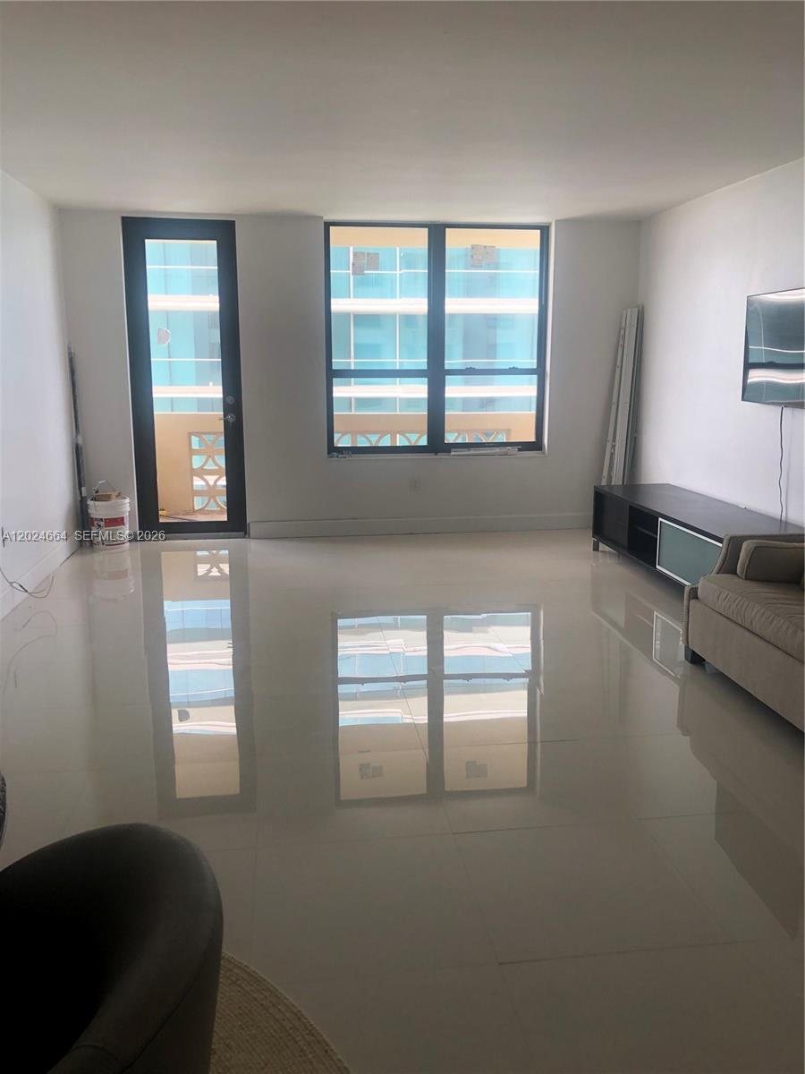 THE PLAZA OF BAL HARBOUR - Residential Lease