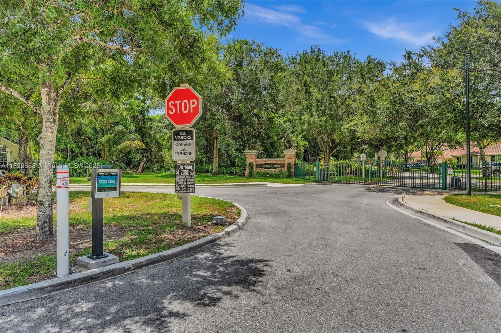 3140 Hidden Hollow Ln