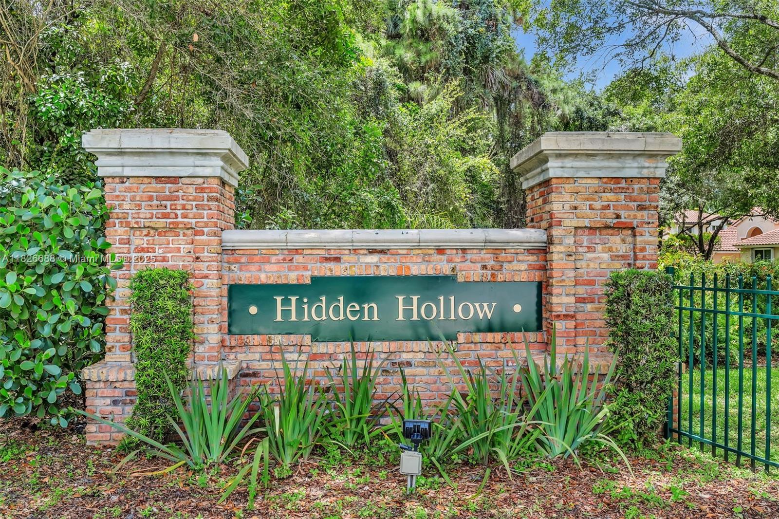 3140 Hidden Hollow Ln