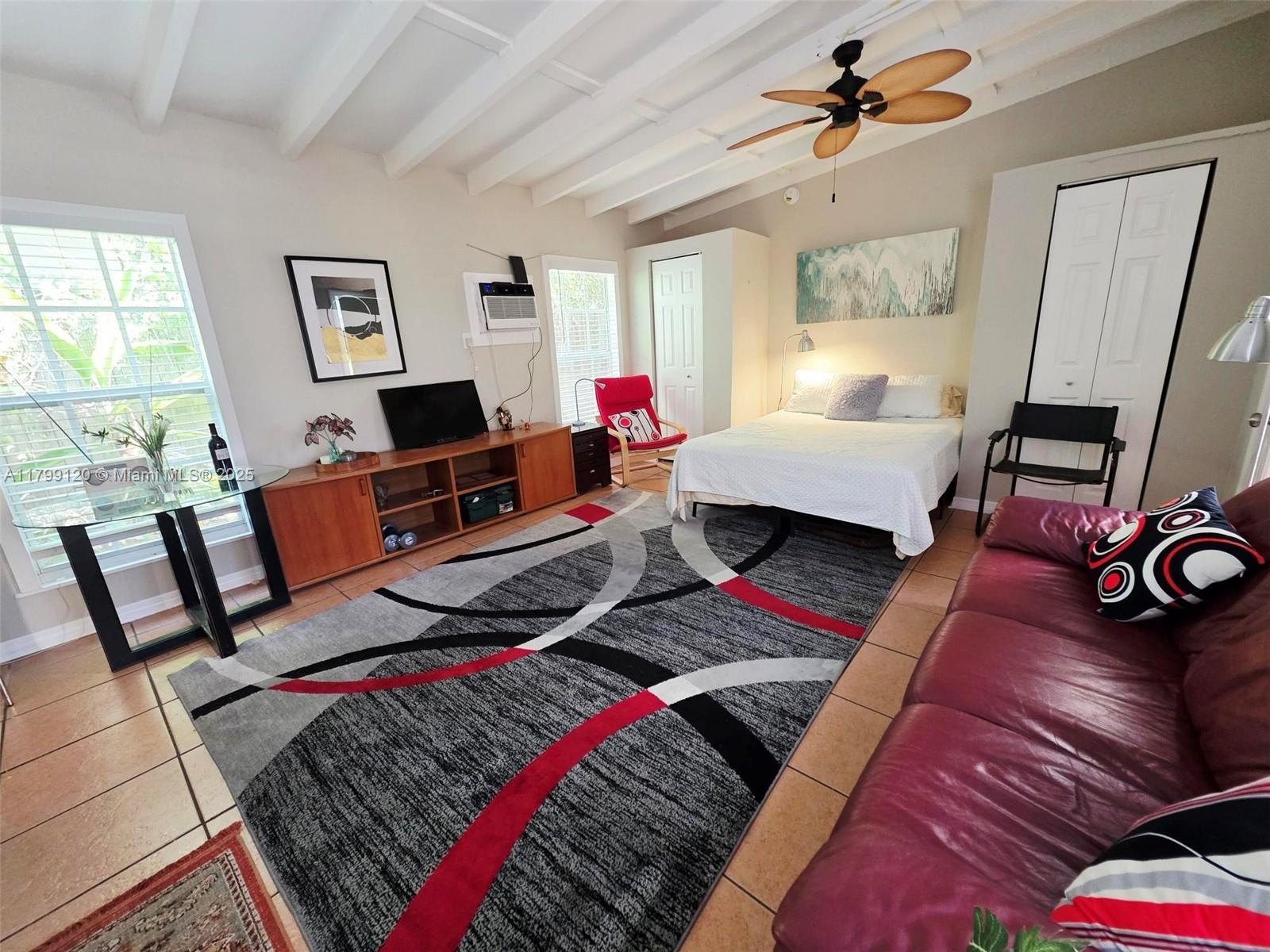 ARTIST COLONY CONDO - Residential