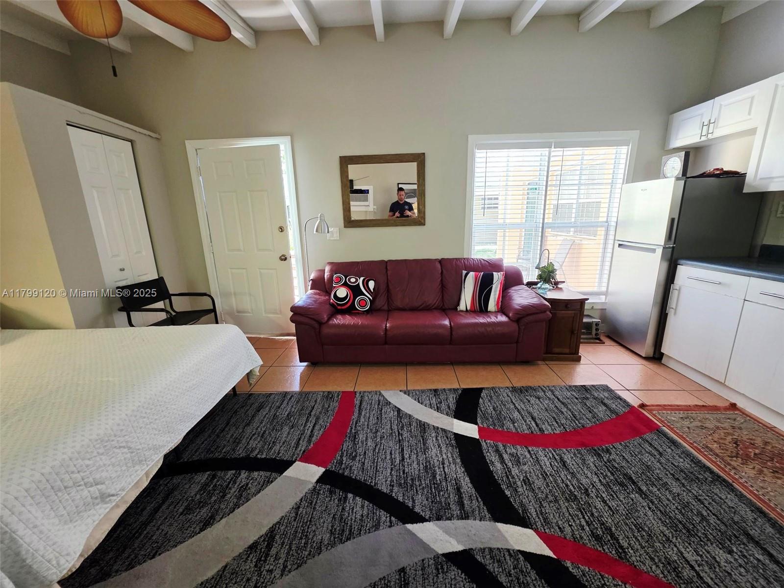 ARTIST COLONY CONDO - Residential