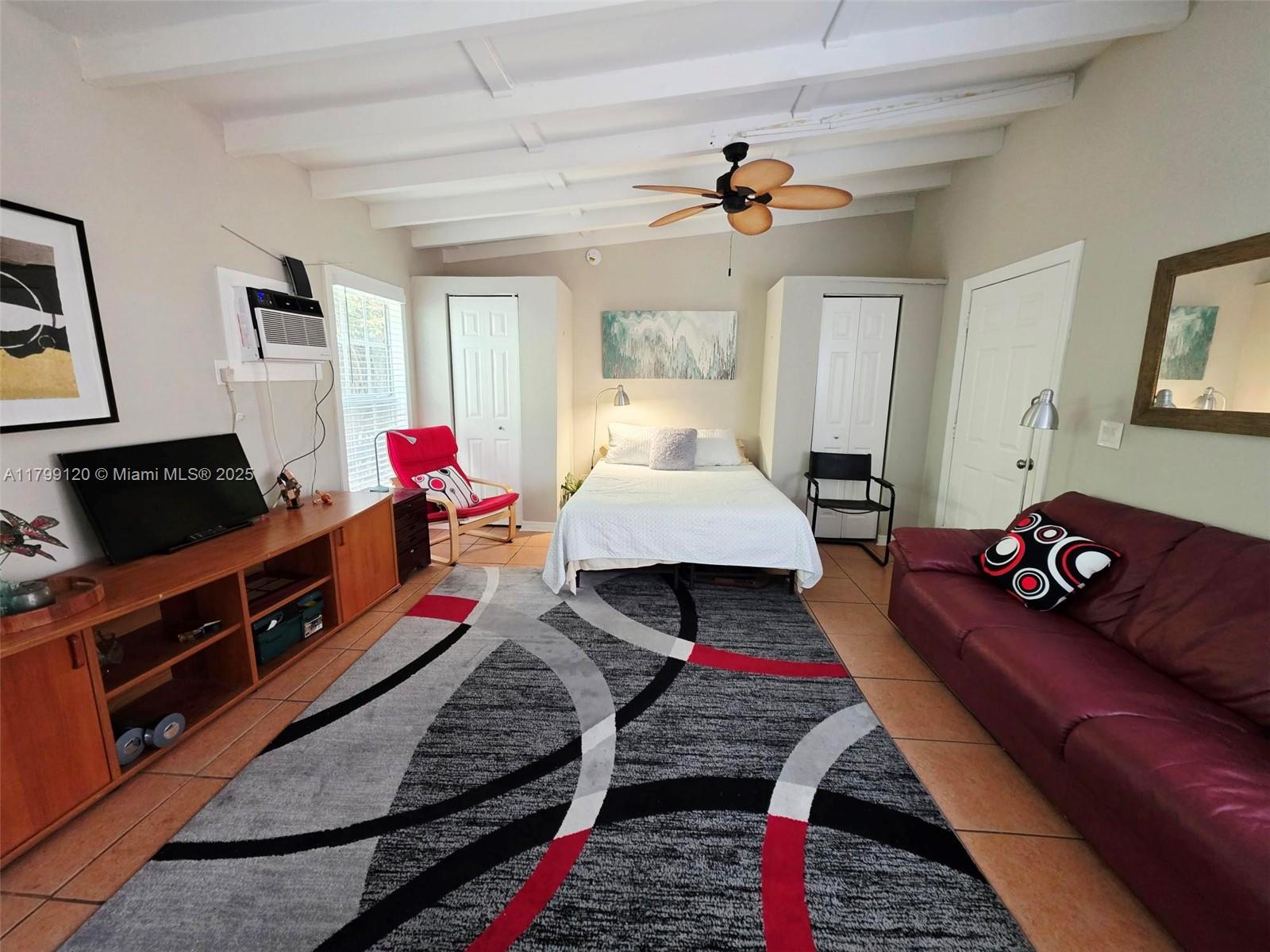 ARTIST COLONY CONDO - Residential