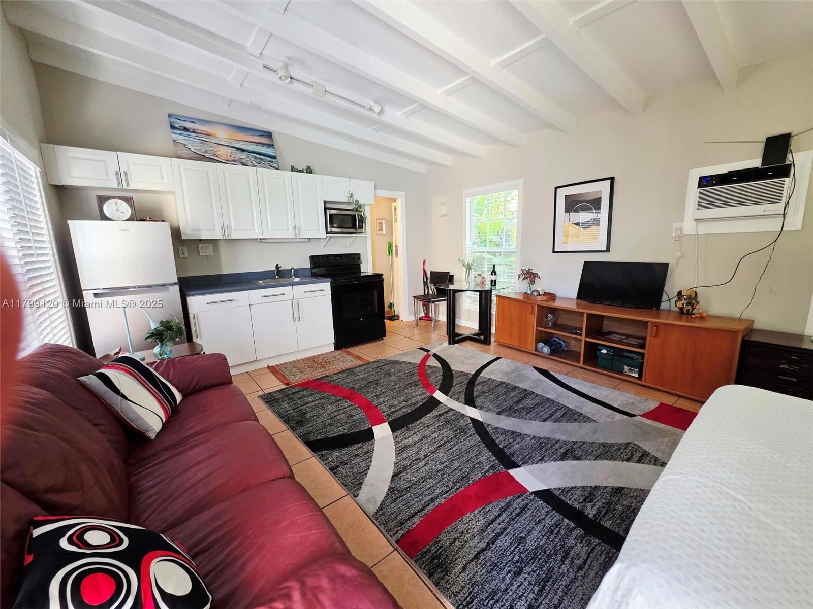 809 NE 17th Ave 3
