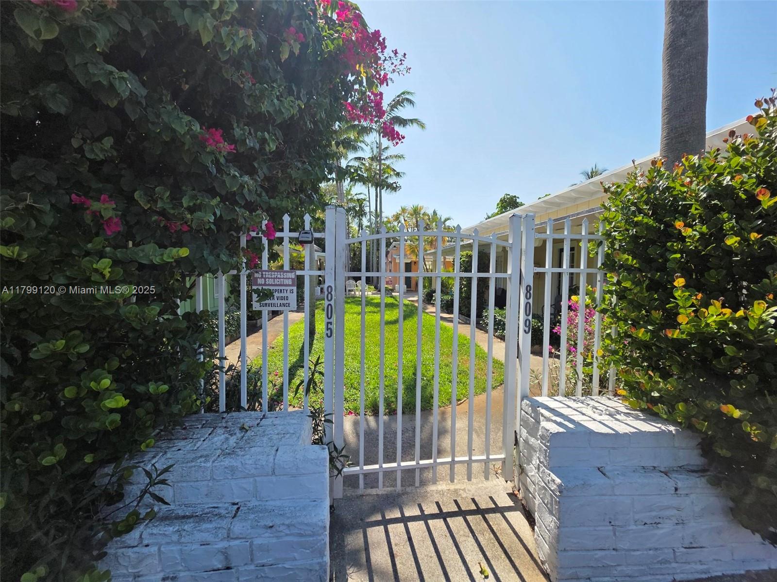 ARTIST COLONY CONDO - Residential