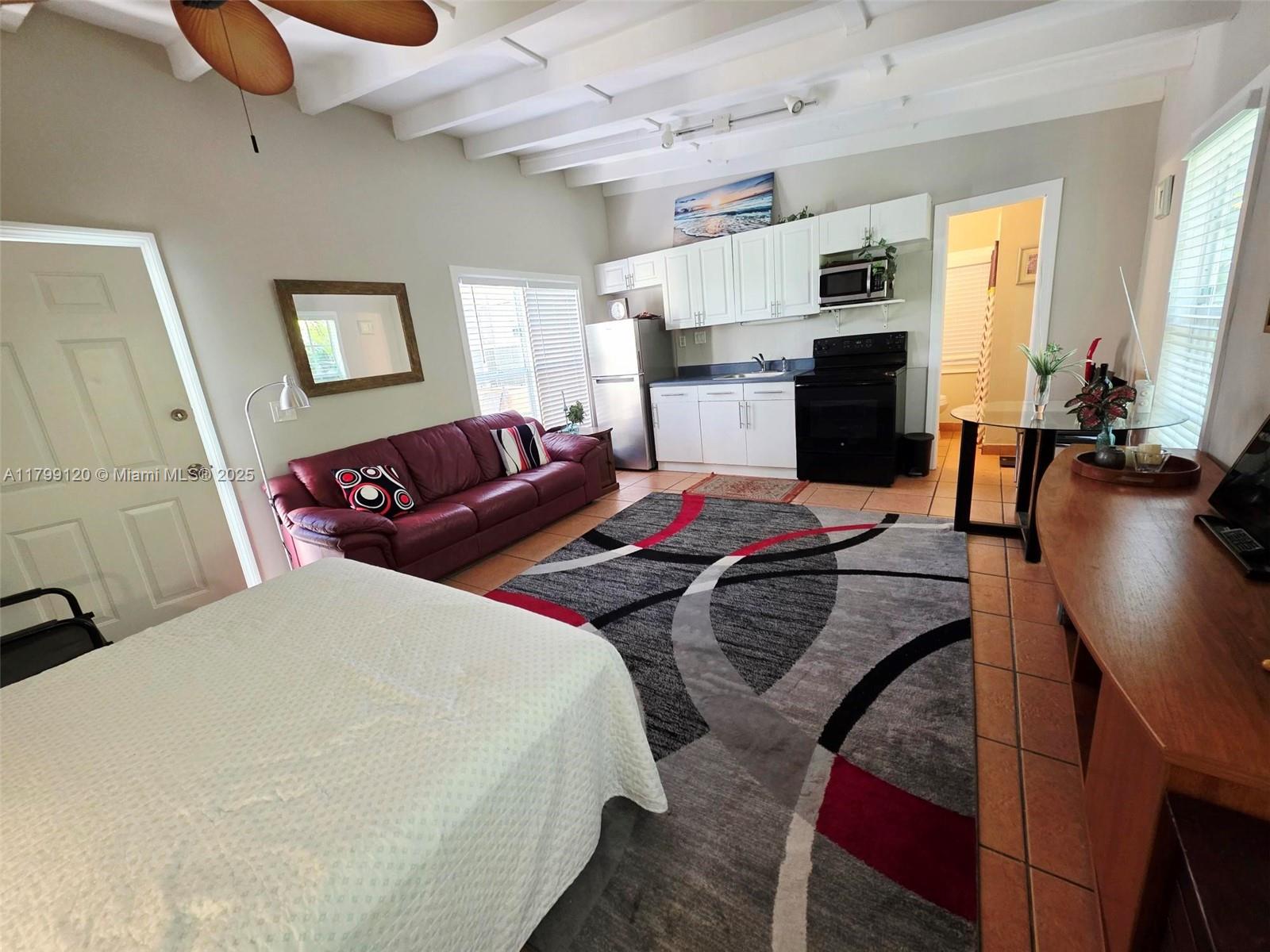 ARTIST COLONY CONDO - Residential