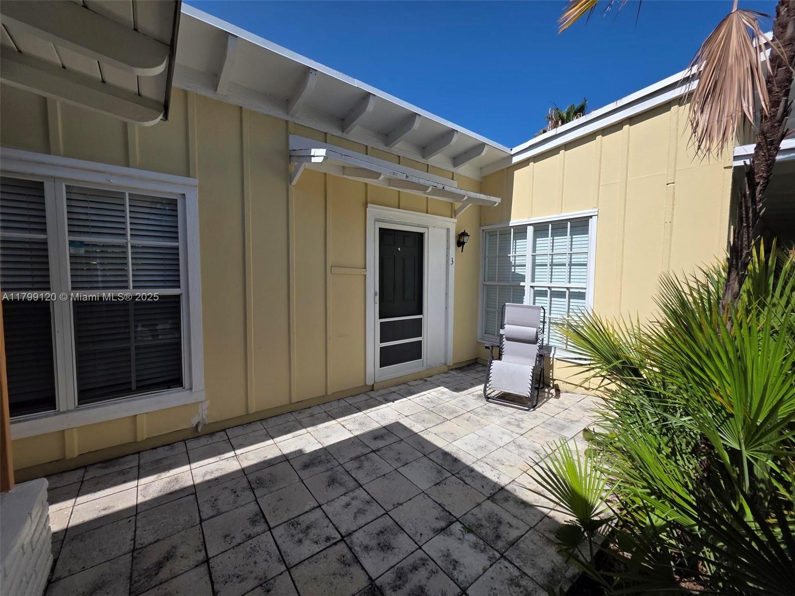 809 NE 17th Ave 3