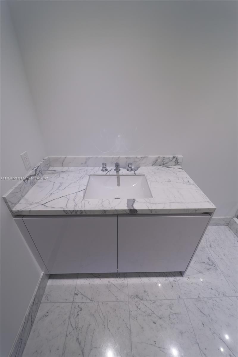 JADE SIGNATURE CONDO - Residential