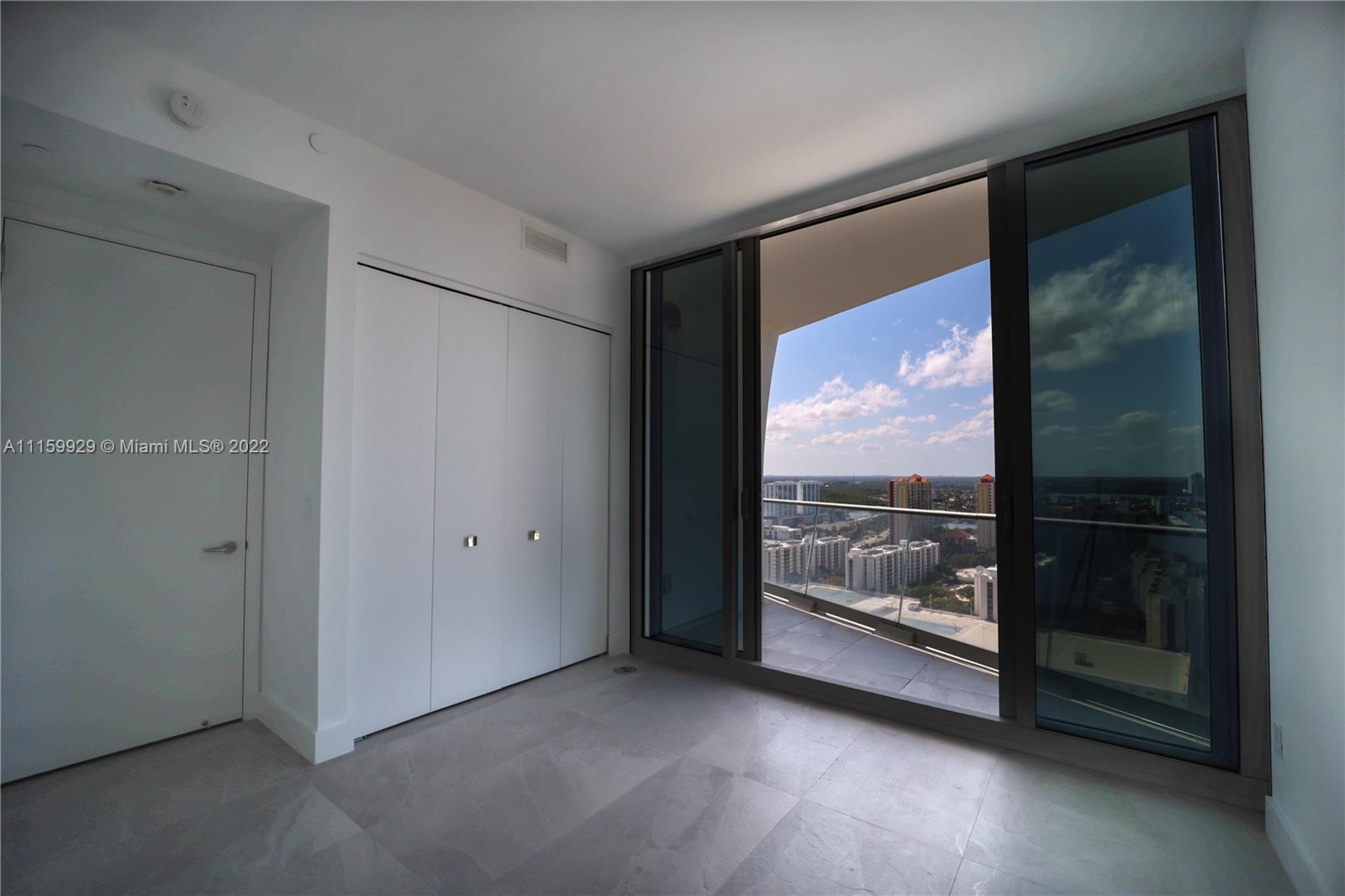 JADE SIGNATURE CONDO - Residential