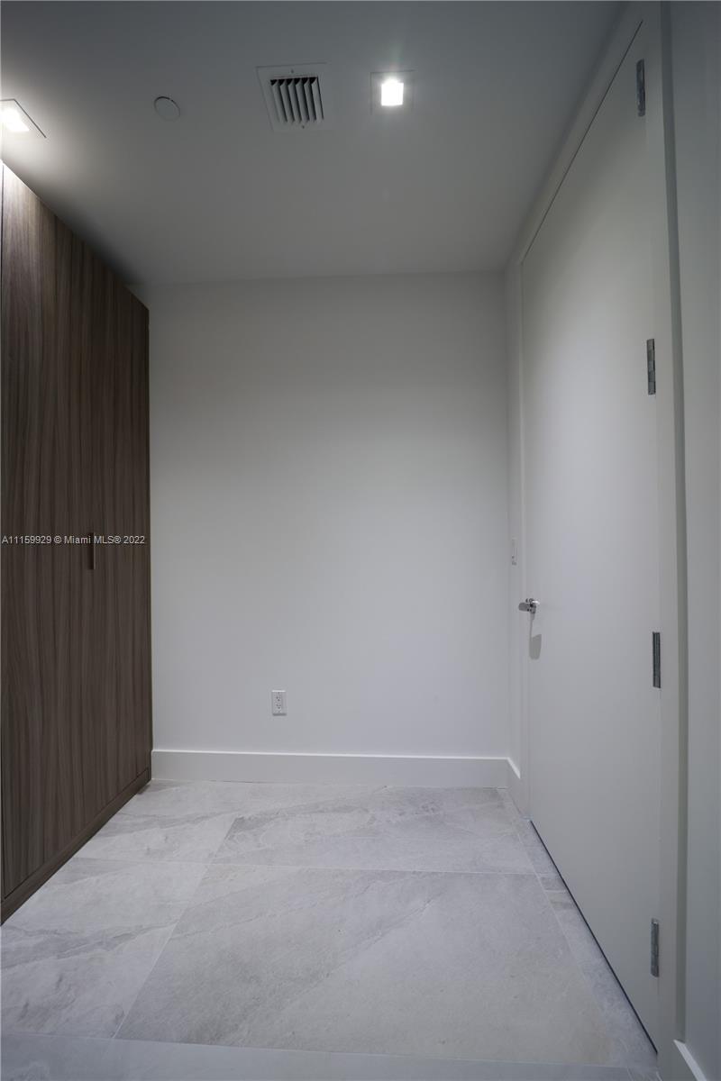 JADE SIGNATURE CONDO - Residential