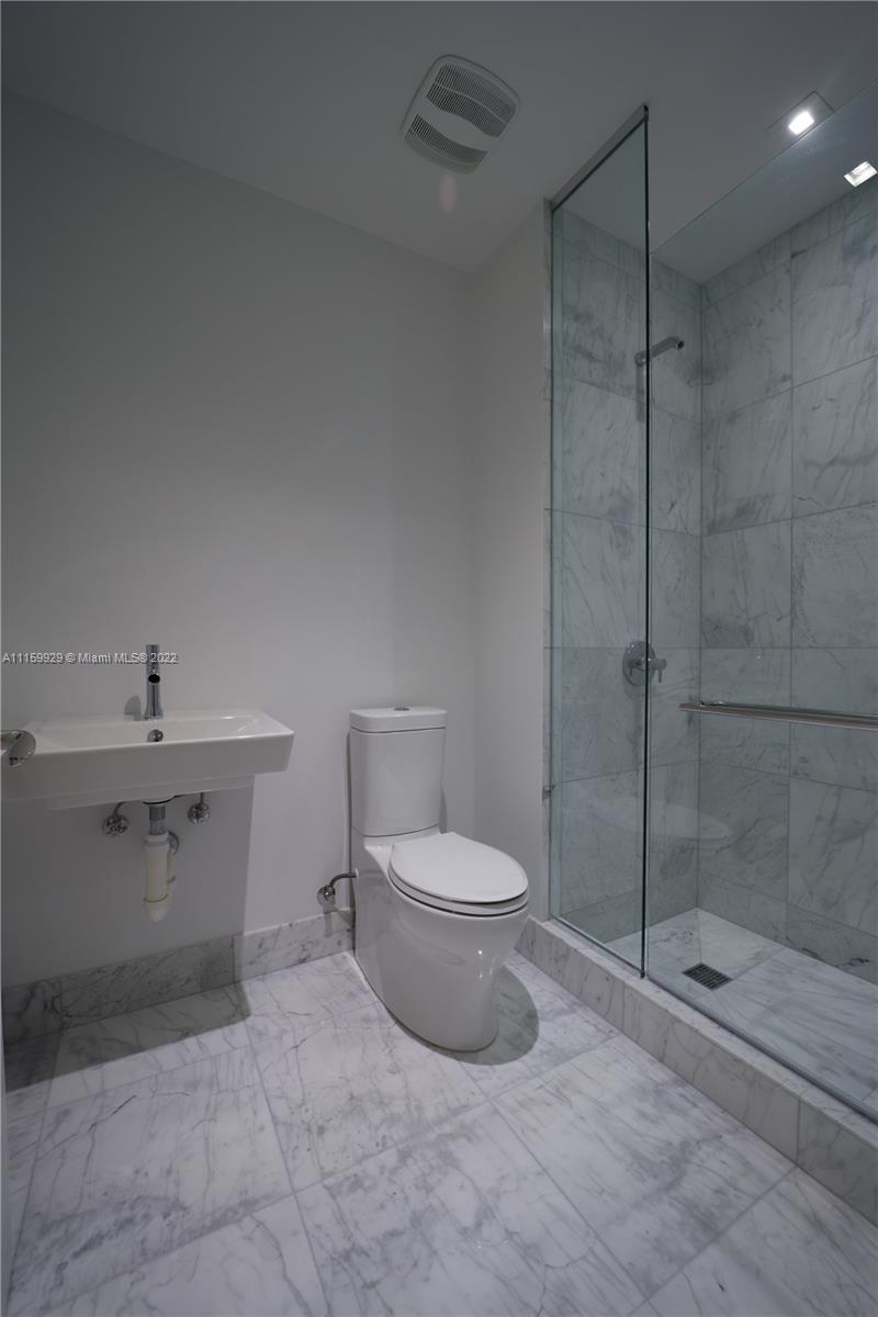 JADE SIGNATURE CONDO - Residential