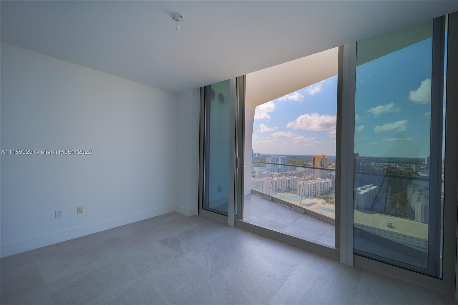 JADE SIGNATURE CONDO - Residential