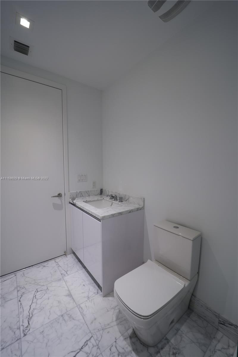 JADE SIGNATURE CONDO - Residential