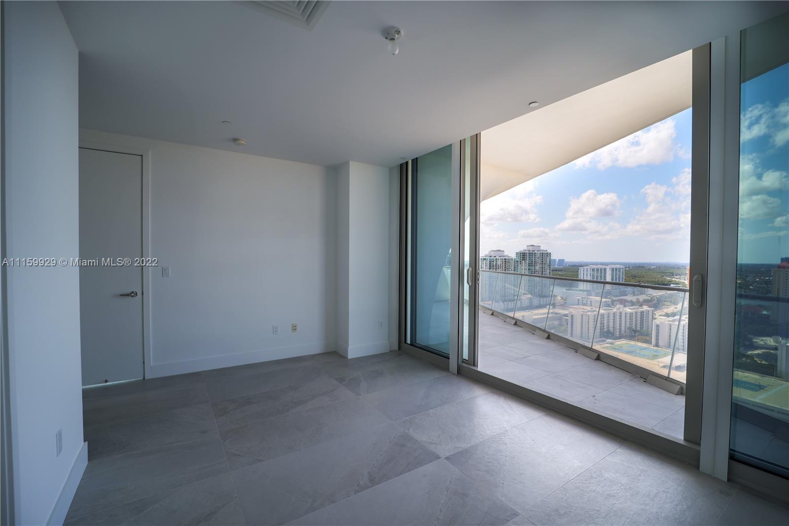 JADE SIGNATURE CONDO - Residential