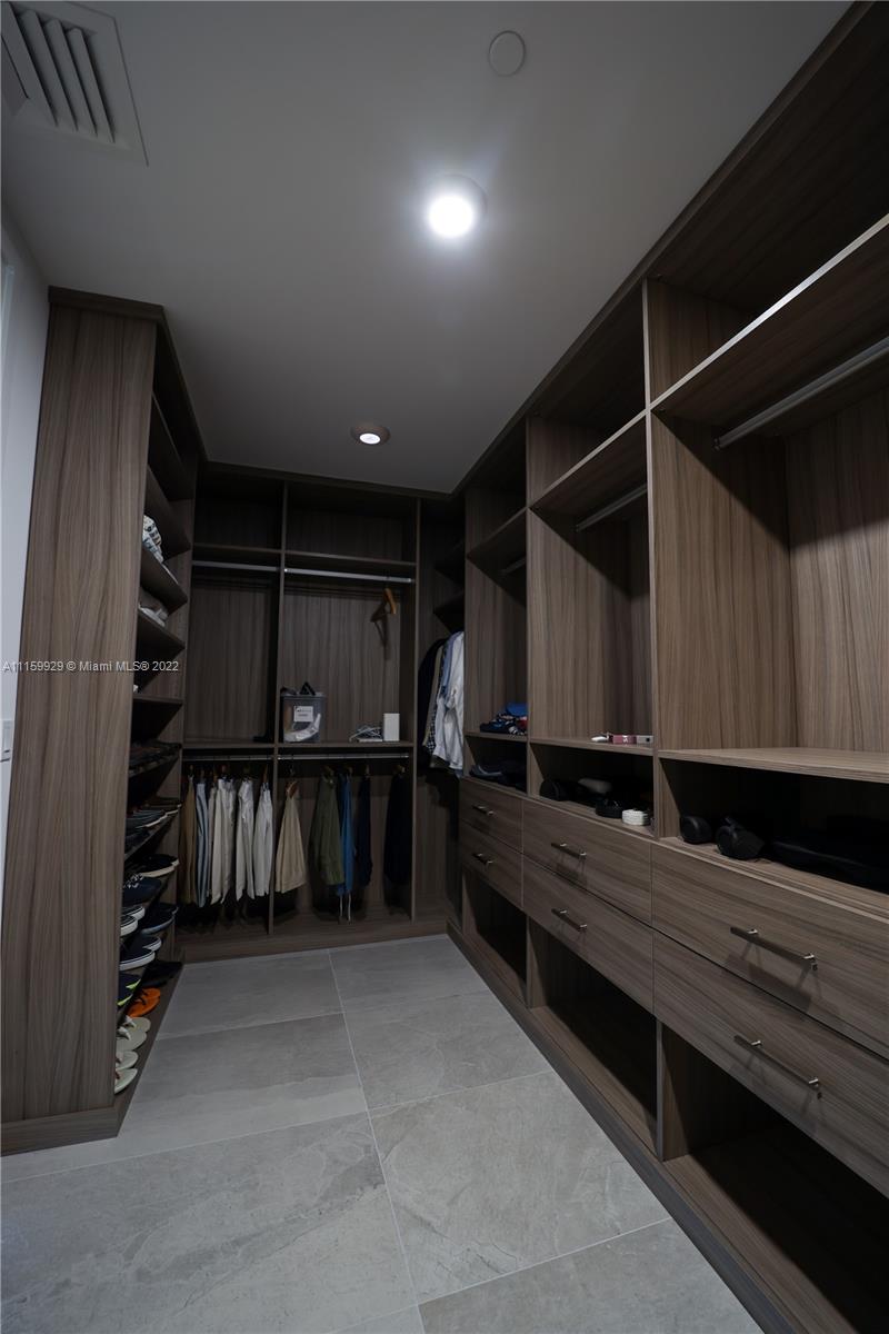 JADE SIGNATURE CONDO - Residential