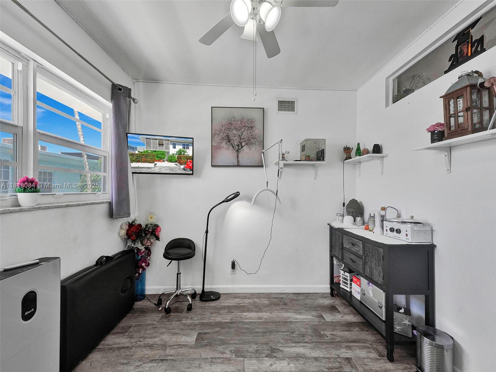 2858 Pine Tree Dr 5, Miami Beach, Miami-Dade County, Florida - 3 Bedrooms  
2 Bathrooms - 