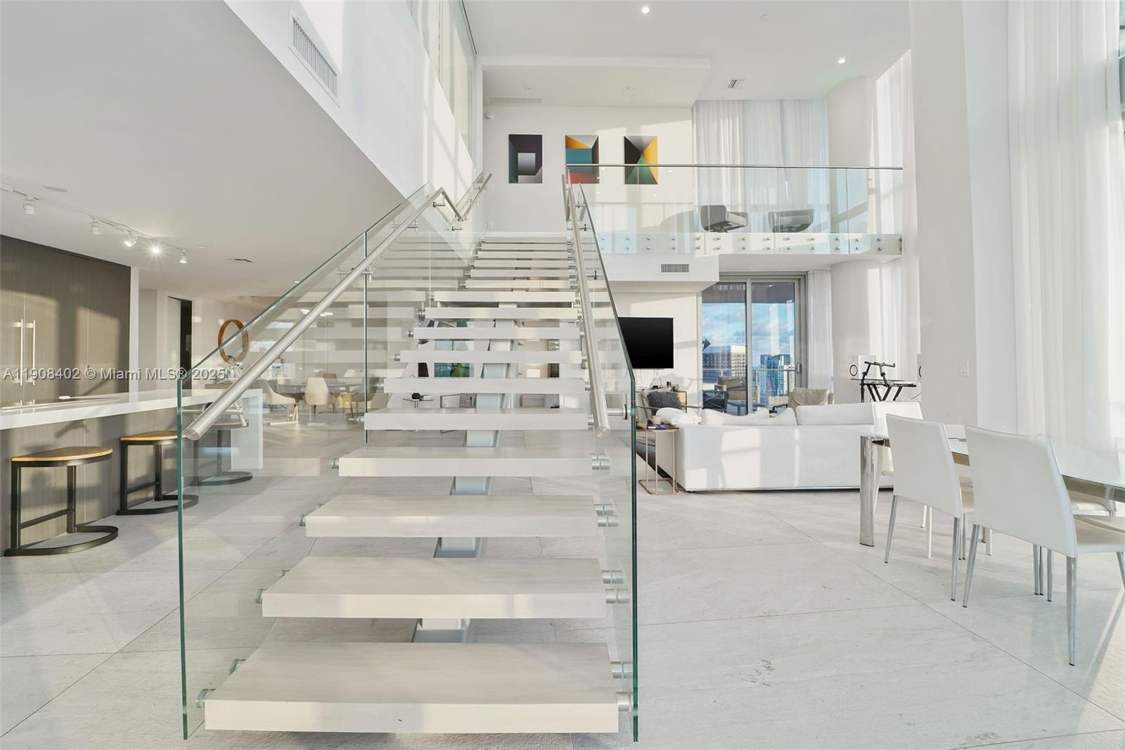 PARAMOUNT MIAMI WORLDCENT - Residential Lease