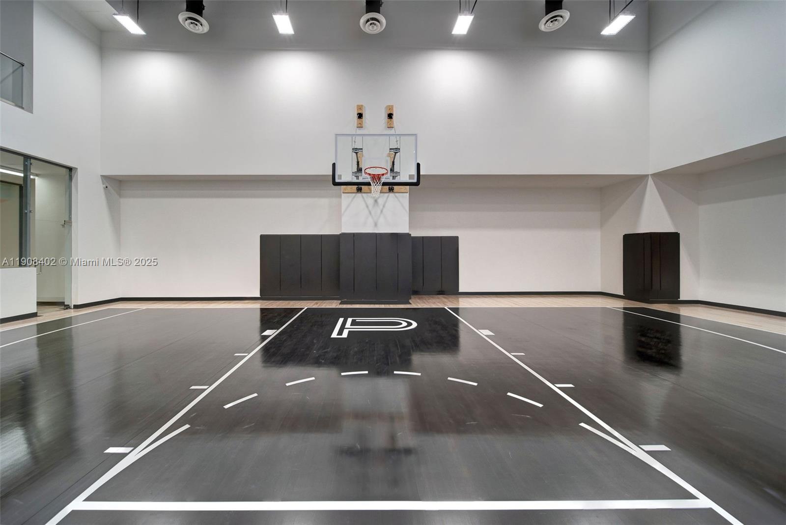 PARAMOUNT MIAMI WORLDCENT - Residential Lease