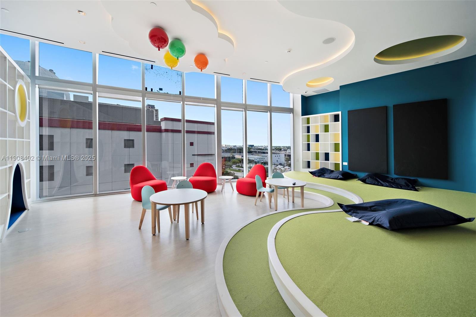 PARAMOUNT MIAMI WORLDCENT - Residential Lease