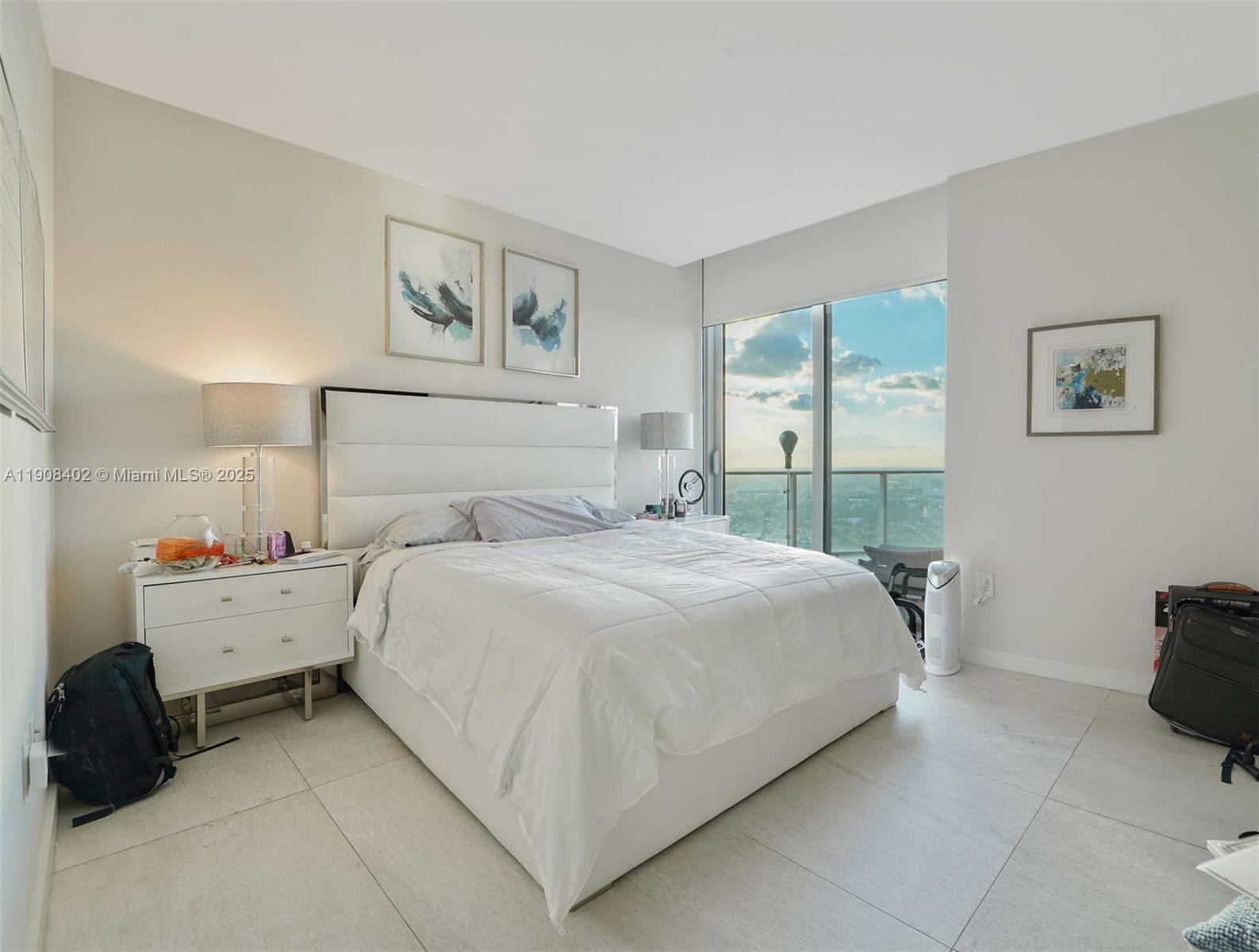 PARAMOUNT MIAMI WORLDCENT - Residential Lease