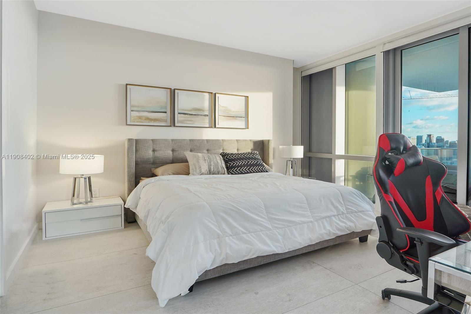 PARAMOUNT MIAMI WORLDCENT - Residential Lease