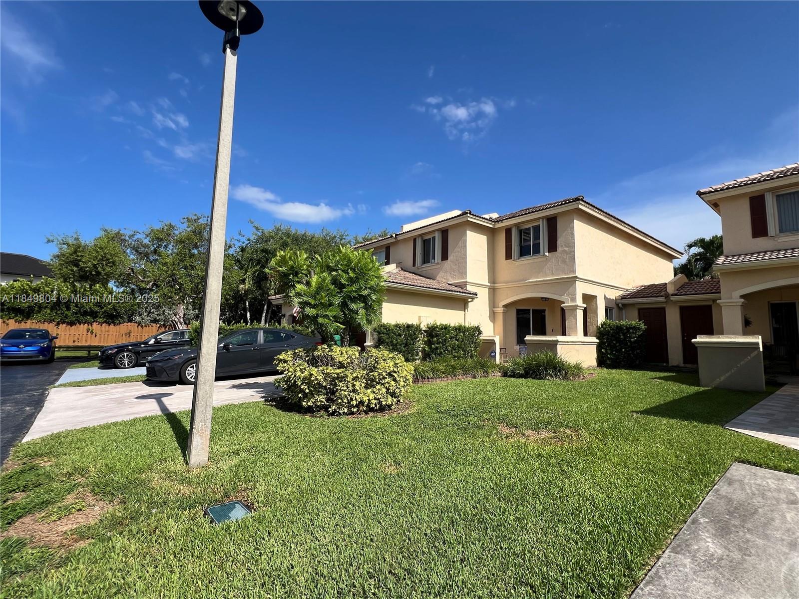16406 SW 72nd Ter, Miami, FL, 33193/$525,000 4 16406 SW 72nd Ter