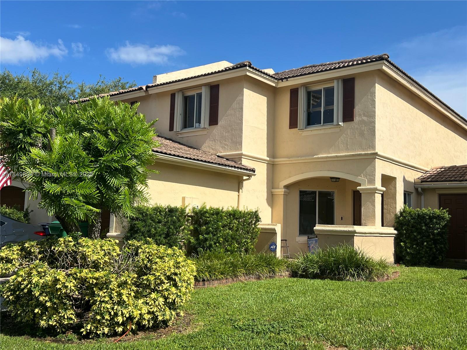 16406 SW 72nd Ter, Miami, FL, 33193/$525,000 2 16406 SW 72nd Ter