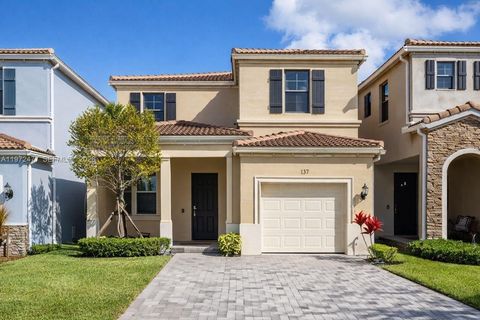 829 NE 191st St Miami FL 33179