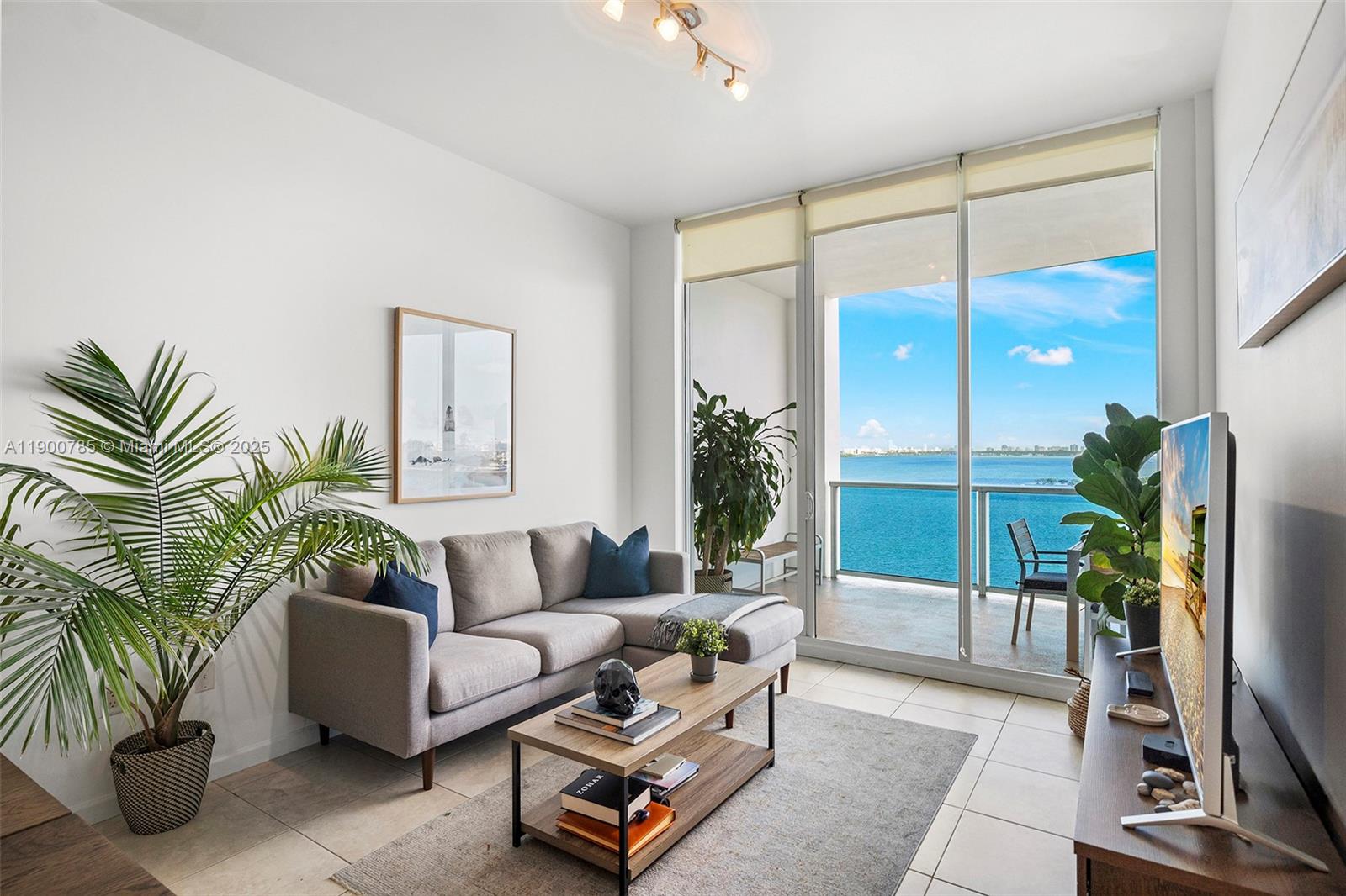 NEW WAVE CONDO - Residential Lease