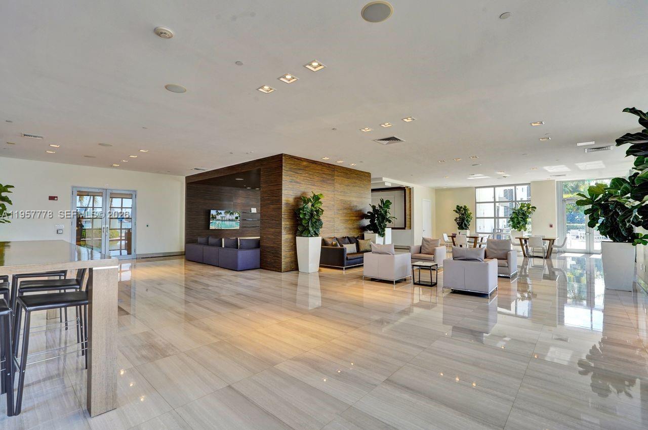 THE WAVERLY AT SOUTH BEAC - Residential